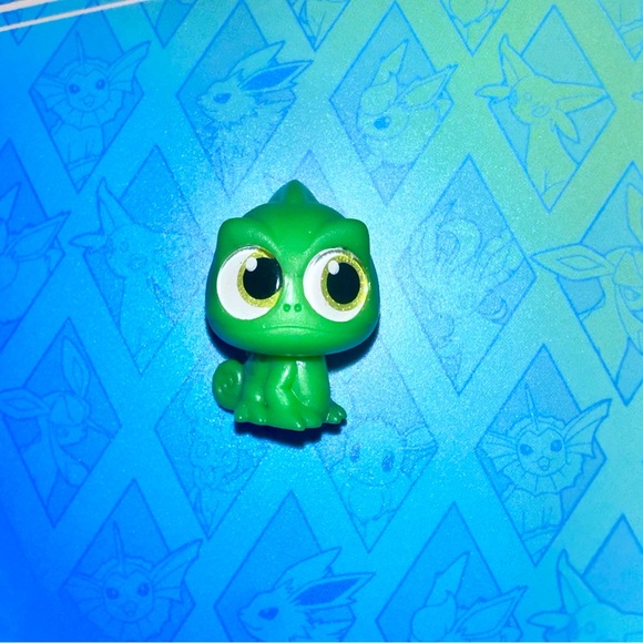 pascal (tangled) — disney doorables: series 4 - Picture 1 of 2